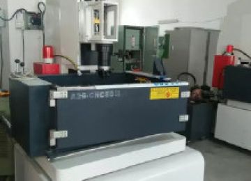 電火花機(jī)加工中，正確把握加工斜度是有方法的【仁光智能】